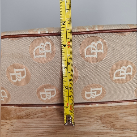 Dooney & Bourke Signature Hobo - Picture 3 of 13